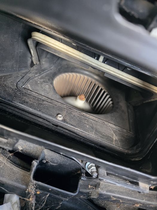 Моторче за парно на Mercedes W204