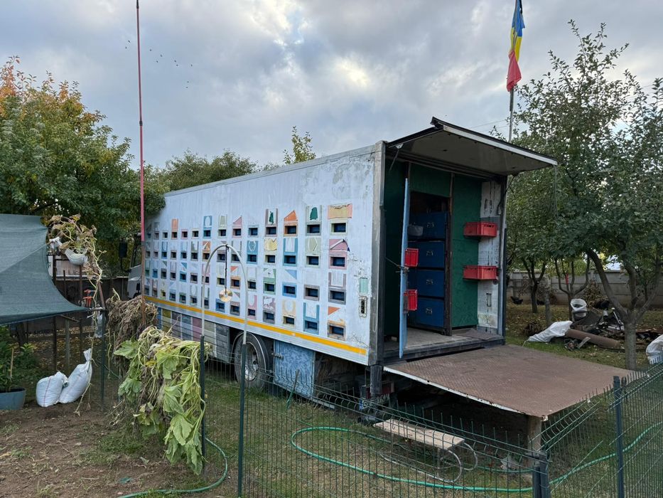 Vând Camion Omologat Apicol.