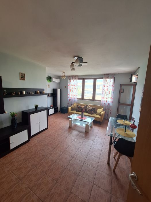 Дава се под наем Двустаен апартамент в София, Хладилника - 65 кв.м за 561 € - Снимка #2