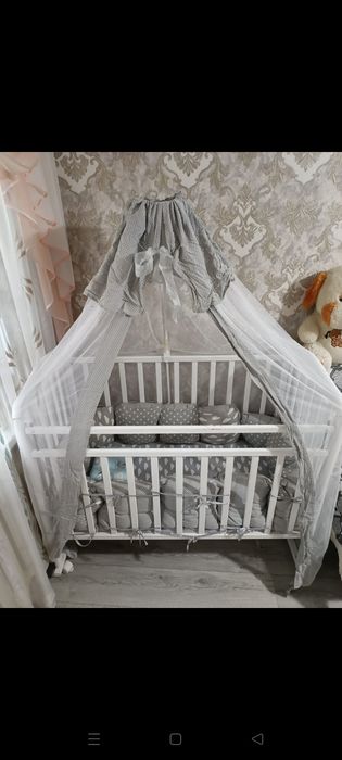 Детская кроватка