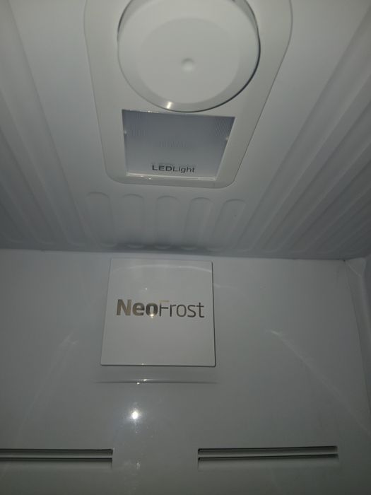 Хладилник с фризер Beko