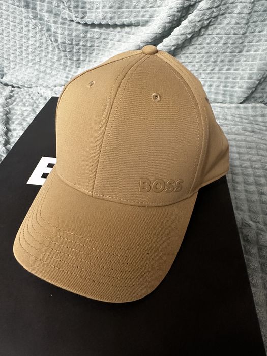Sapca Boss culoare maro!