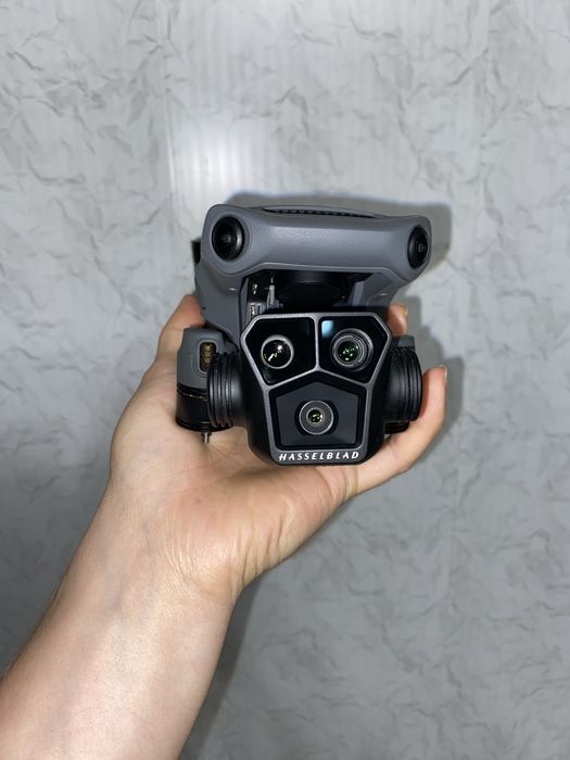 DJI Mavic 3 Pro Fly More Combo Plus