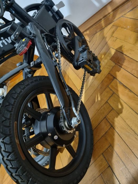 Bicicletă electrica pliabila