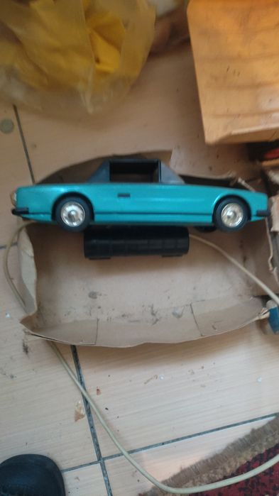 Продам ЗИЛ игрушечный детский колес нет