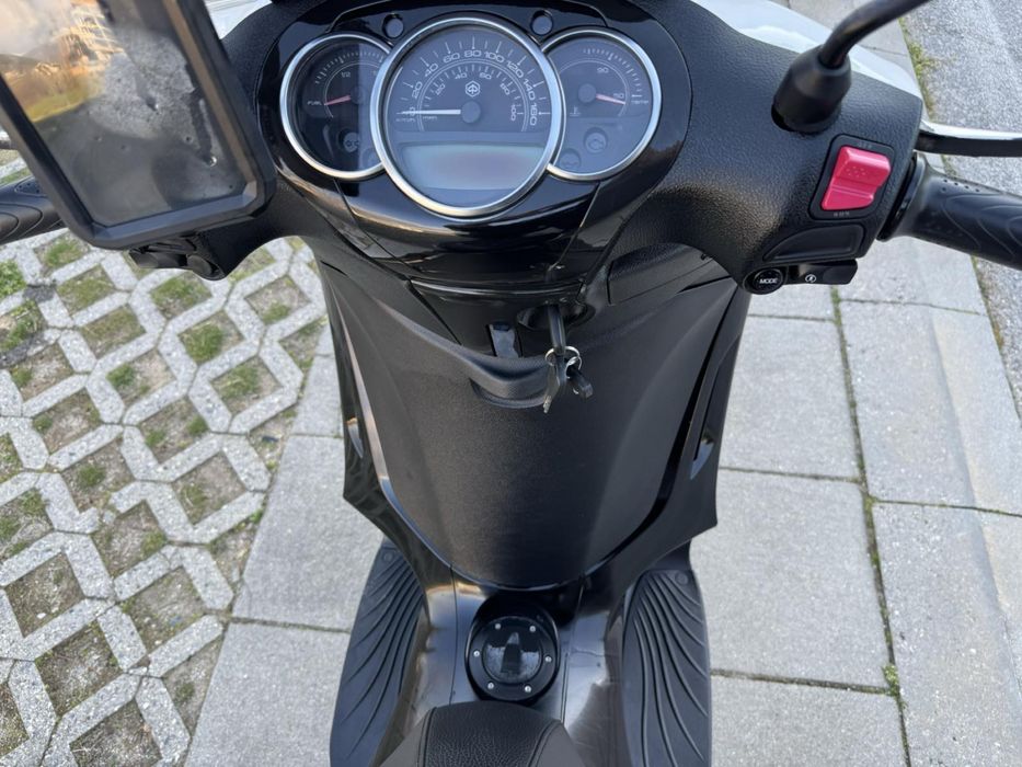 Скутер Piaggio Beverly 350 куб. 2016 г.