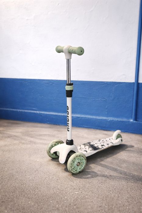 Продам самокат детский, в хорошем состоянии.