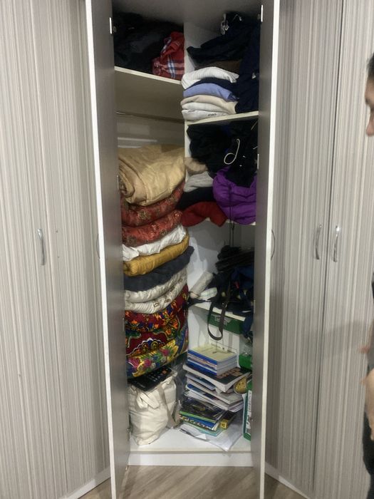 Угловой шкаф для одежды