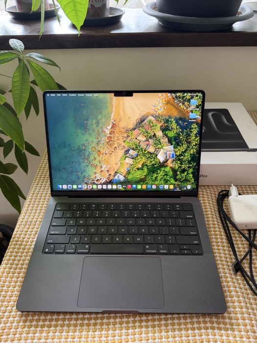 MacBook Pro 14’ M3Pro 512gb!
