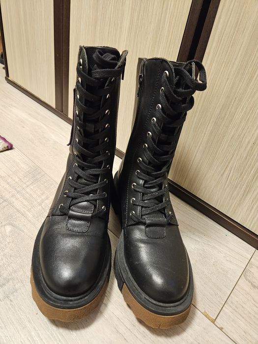 Bocanci piele marimea 37