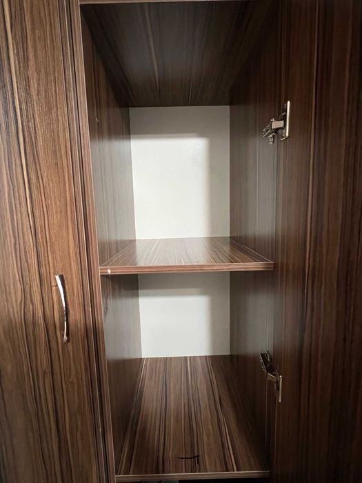 Продам Шкаф  для спальни.