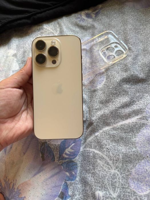 Iphone 14 pro gold
