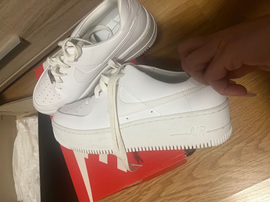 Дамски кецове Nike