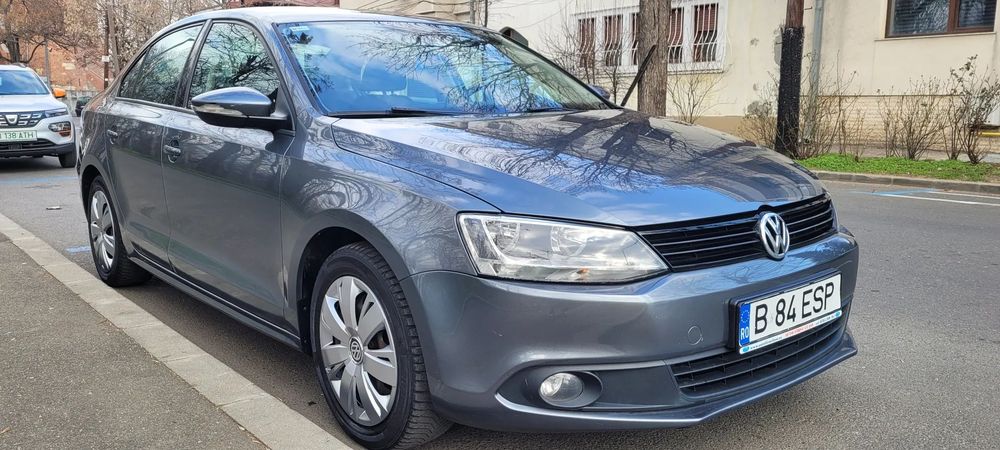 Volkswagen Jetta 2013 1.6 TDI 105 CP • Km real