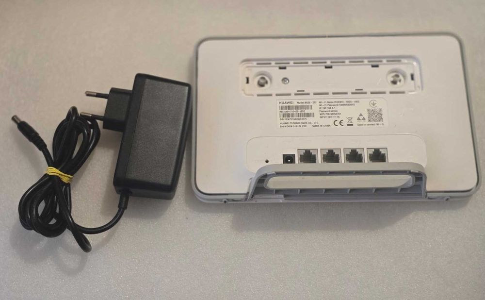 Modem Wireless 4G+ Huawei B535-232, Slot Cartelă SIM, Gigabit Cat.7 300 Mbps, Dual-Band AC1200