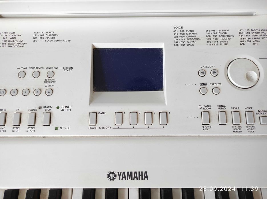 Цифровое фортепиано YAMAHA   DGX-660