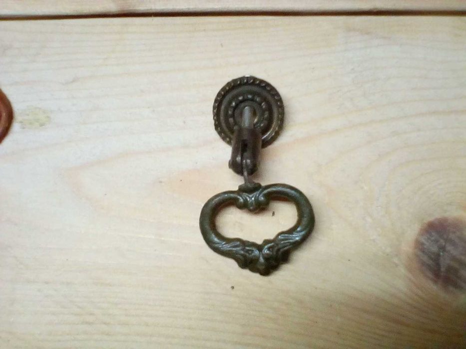 Продава месингови ретро дръжки за мебели