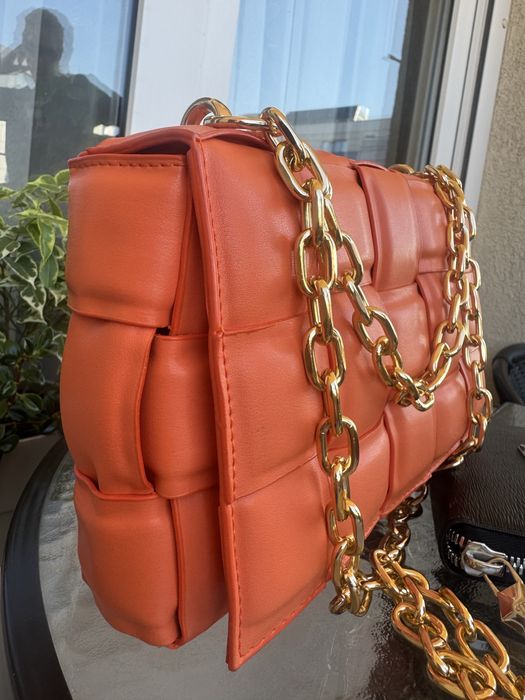 Чанта Bottega Veneta chain cassete модел