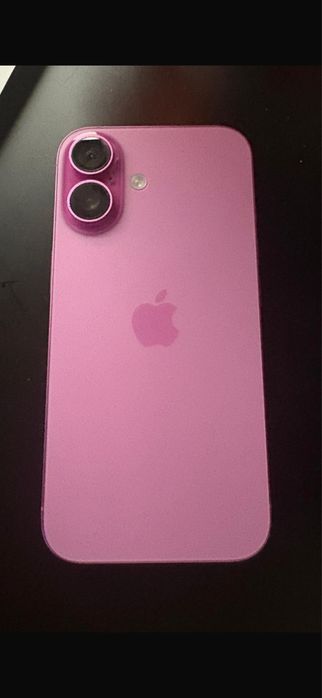Iphone 16 roz de 128 GB impecabil