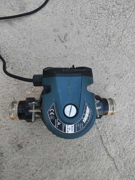 Водяной насос с регулируемой