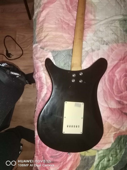 Електрическа китара + усилвател + fuzz  starter kit