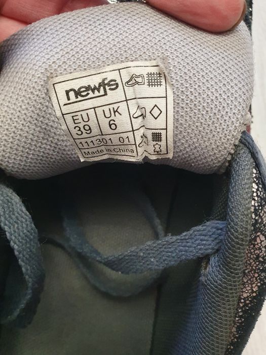 Дамски маратонки номер 38