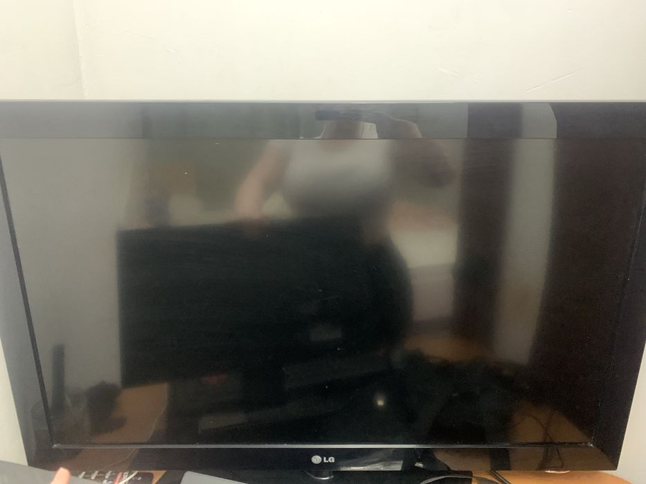 Продам срочно Телевизор Lg