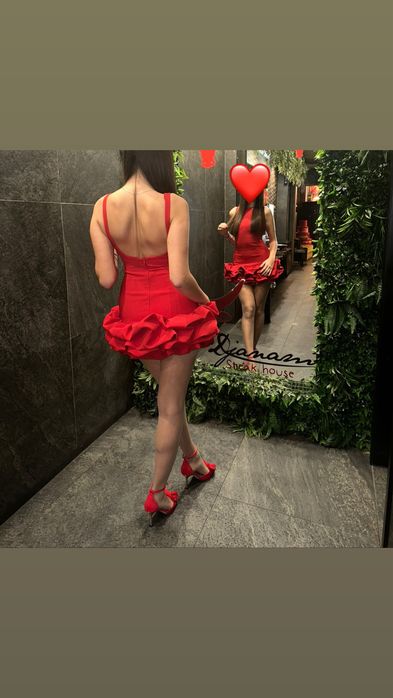 Зара червена рокля