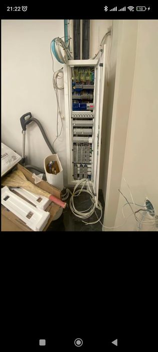 Бригада электромонтажников