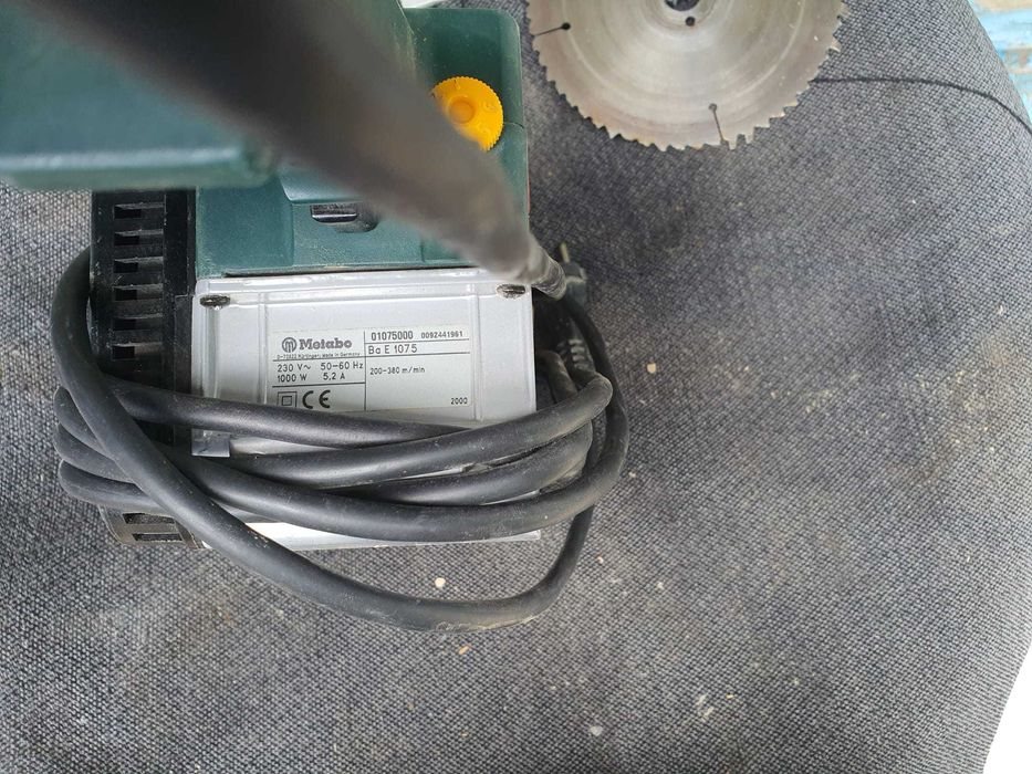 slefuitor cu banda metabo