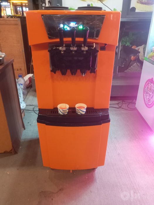 Freezer Muzqaymoq aparat sotiladi