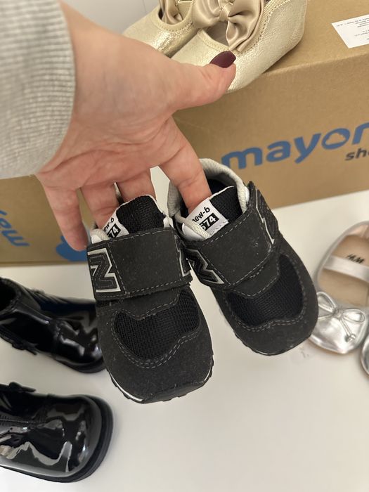 Чисто нови обувки за бебе буйки пантофки Mayoral Primigi guesTed next