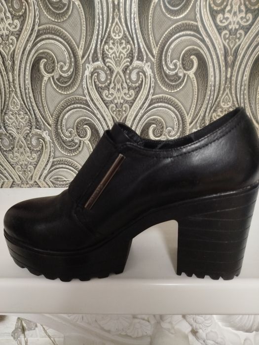 Обувь как новая ! Качество Супер 37 и 38 размер