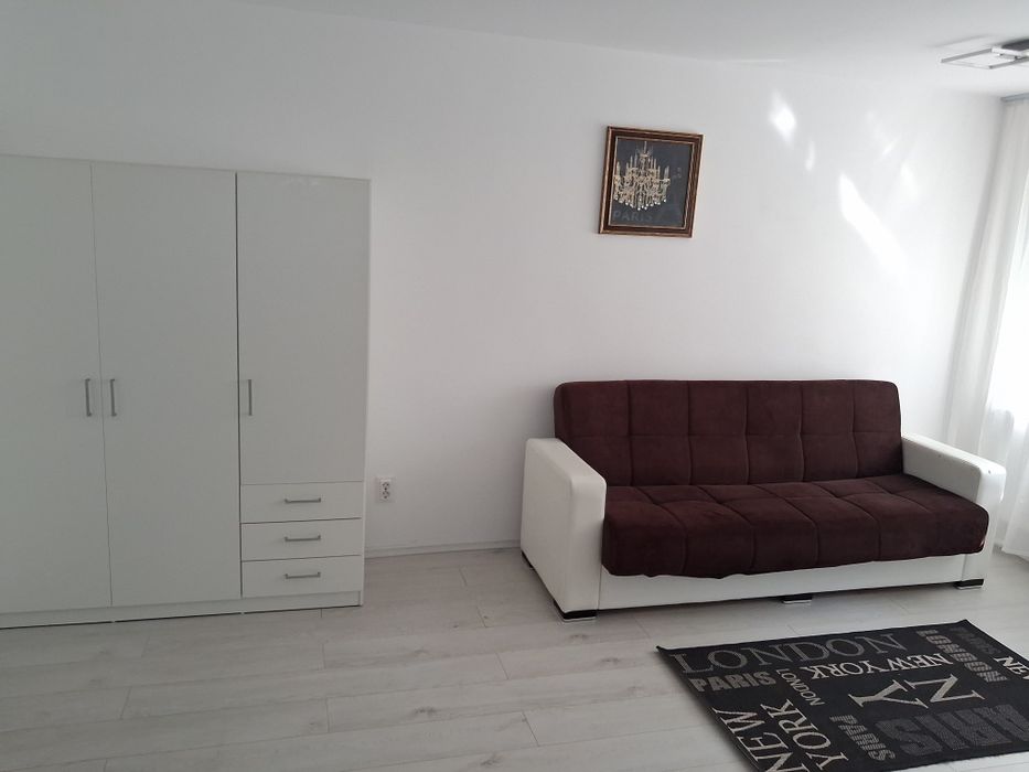 Inchiriez apartament 2 camere la parter zona V-uri Alexandria