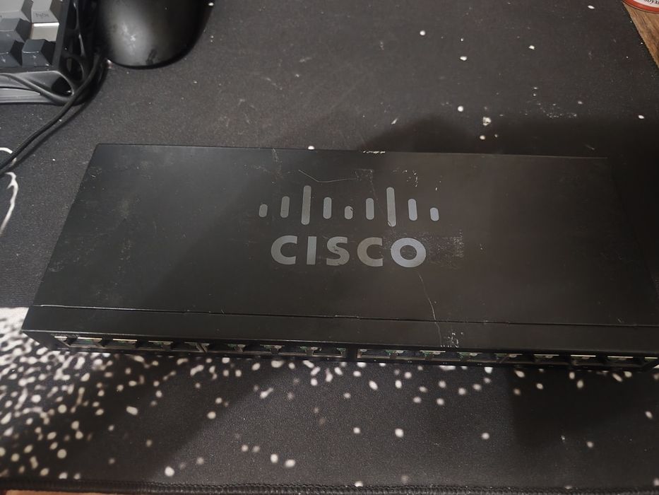 Гигабитный свитч (коммутатор) Cisco SG95-16, 16 портов