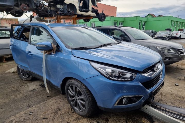 scaune fata spate bancheta scaune interior piele plafoniera spira volan timonerie kit pornire ambreaj volanta  Hyundai IX35 motor 2.0crdi D4HA dezmembrez