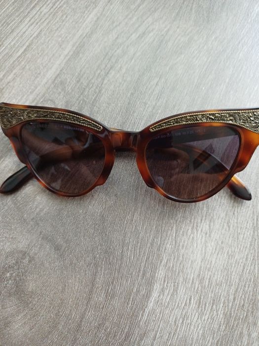 Vând ochelari DSQUARED2