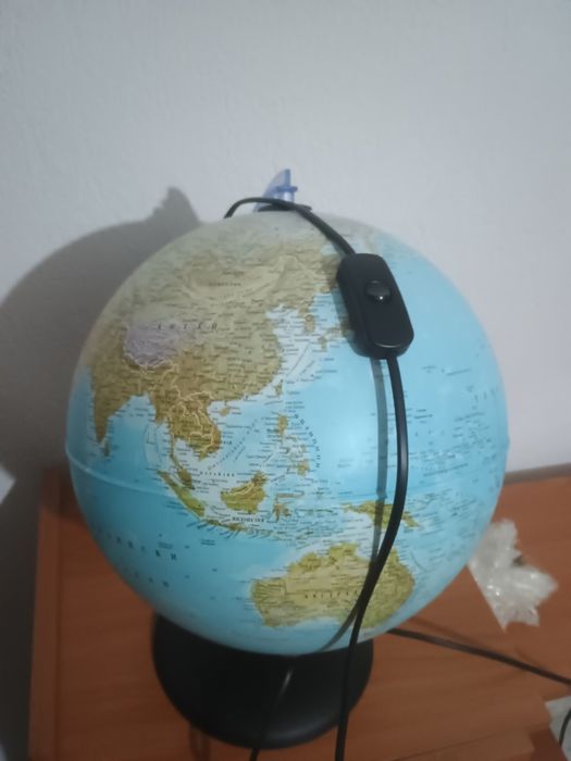 Светещ Глобус с образователна цел или като нощна лампа