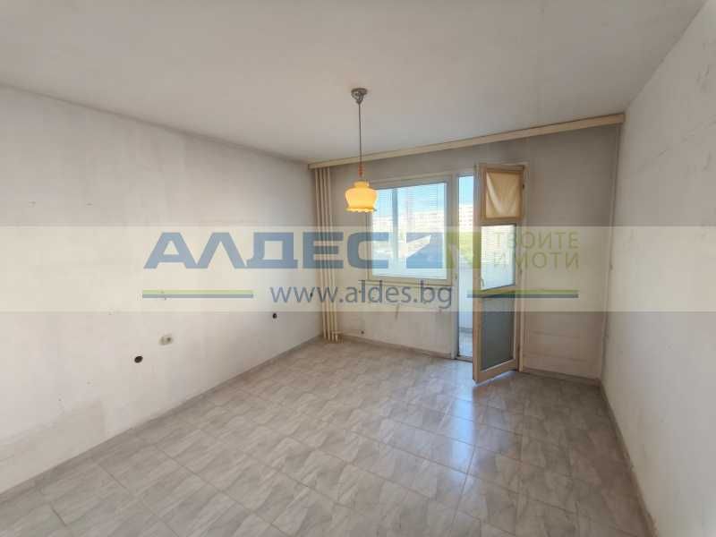 Продава се непреходен тристаен ап. в Люлин 10 срещу Парка!