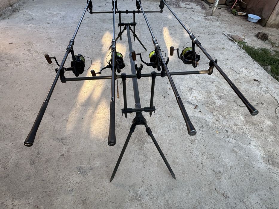 Vand sau schimb  cu set feeder