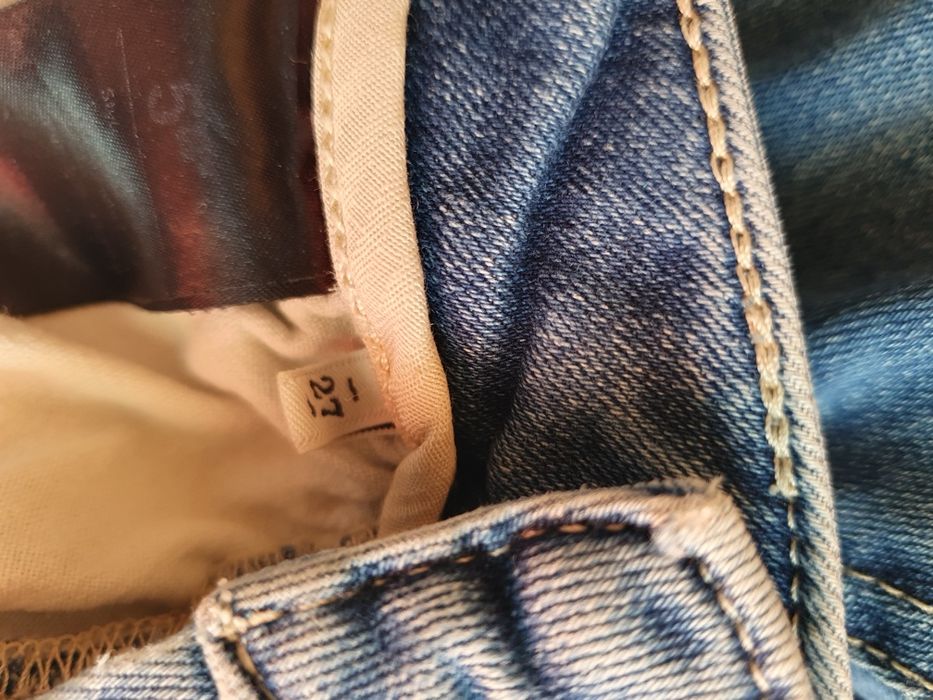 Дамски дънки със странични джобове