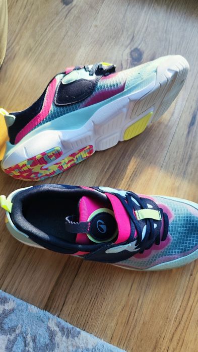 Vând adidas marca Playfu Decathlon mărime 37