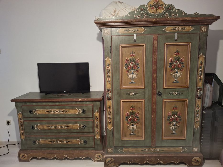 Vând set dormitor Voglauer, pictat manual