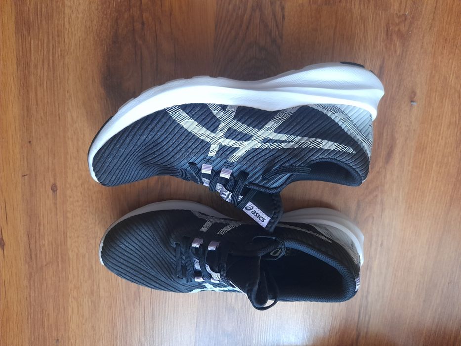 Asics Versablast дамски маратонки 38 номер.