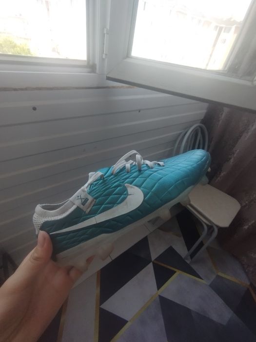 Бутсы и Сороконожки