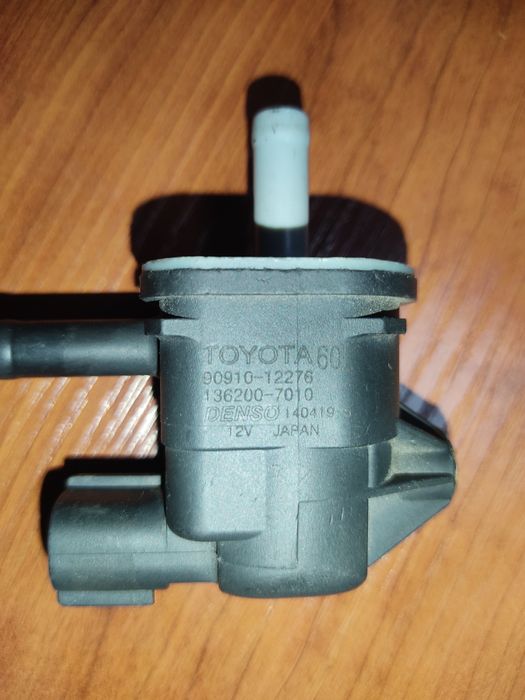Клапан продувки адсорбера Toyota Land Cruiser 200 новый