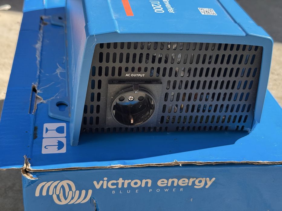 Invertor auto Victron Energy Phoenix 1200w