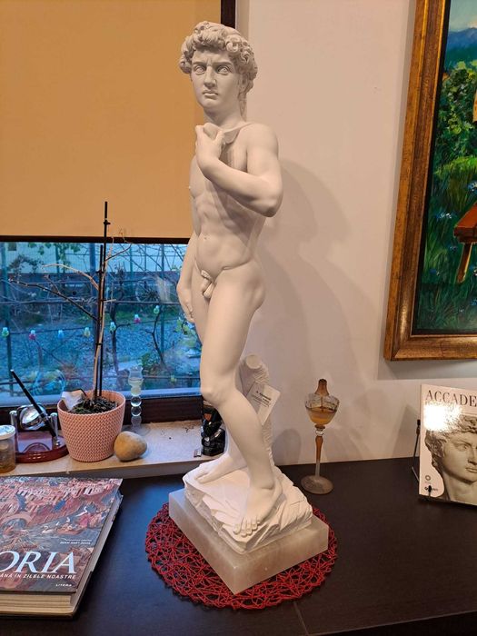 Statuie de colecție, reproducere David de Michelangelo semnat autor celebru, 91 cm 28 Kg marmura/alabastru