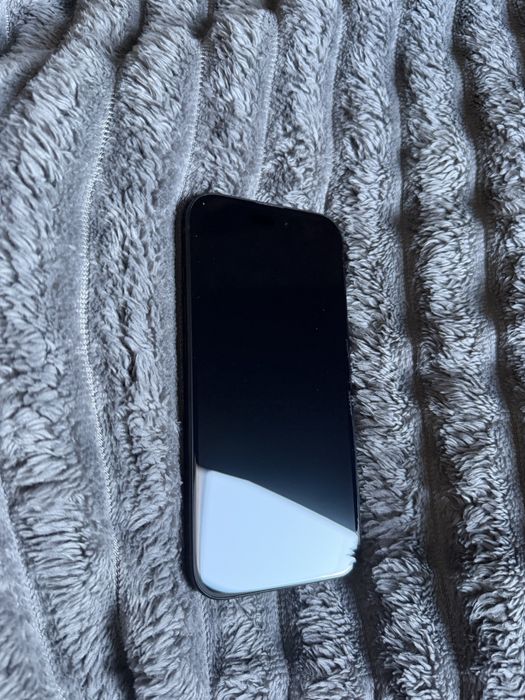 Продам iPhone 15 128ГБ