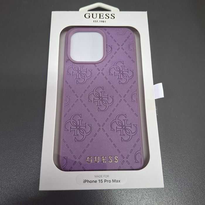Оригинален кейс GUESS за iPhone 15 Pro Max в лилав цвят с лого за айфон 15 про макс